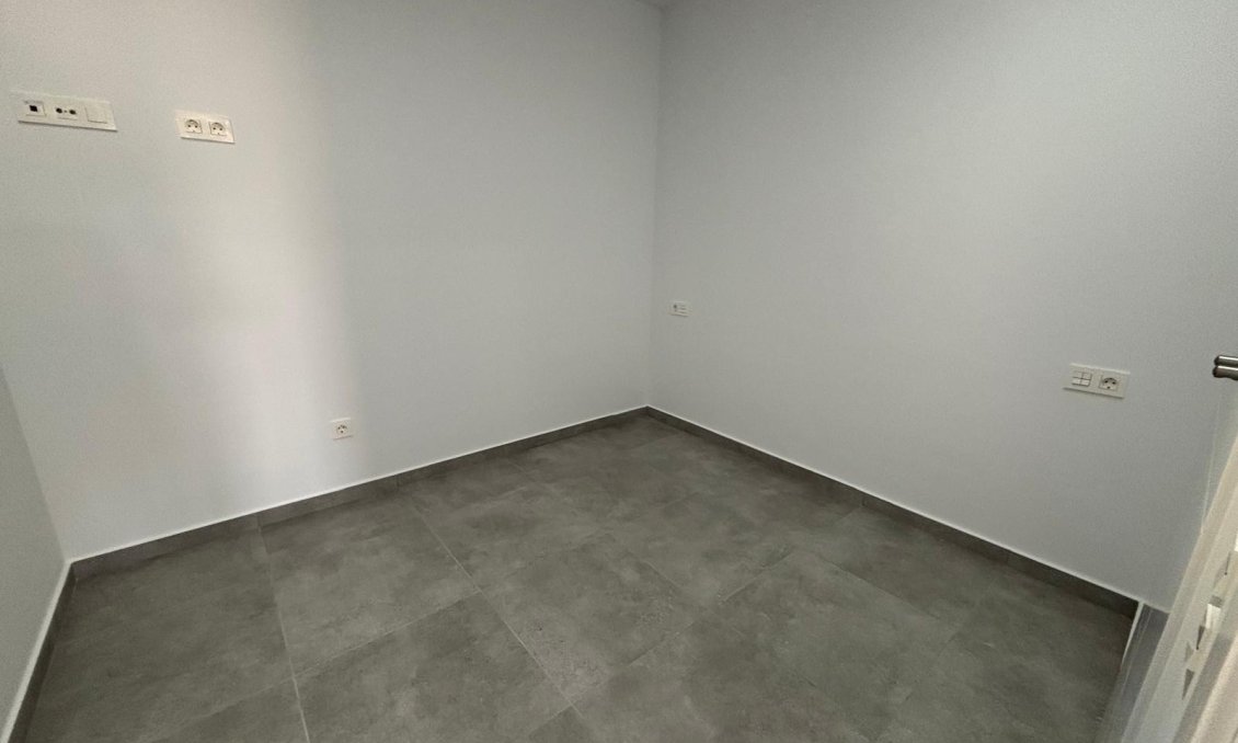 Resale - Apartment -
Torrevieja - Estacion De Autobuses