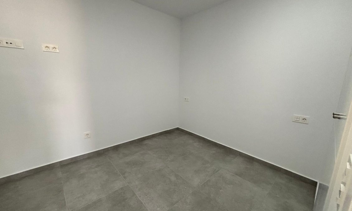 Resale - Apartment -
Torrevieja - Estacion De Autobuses