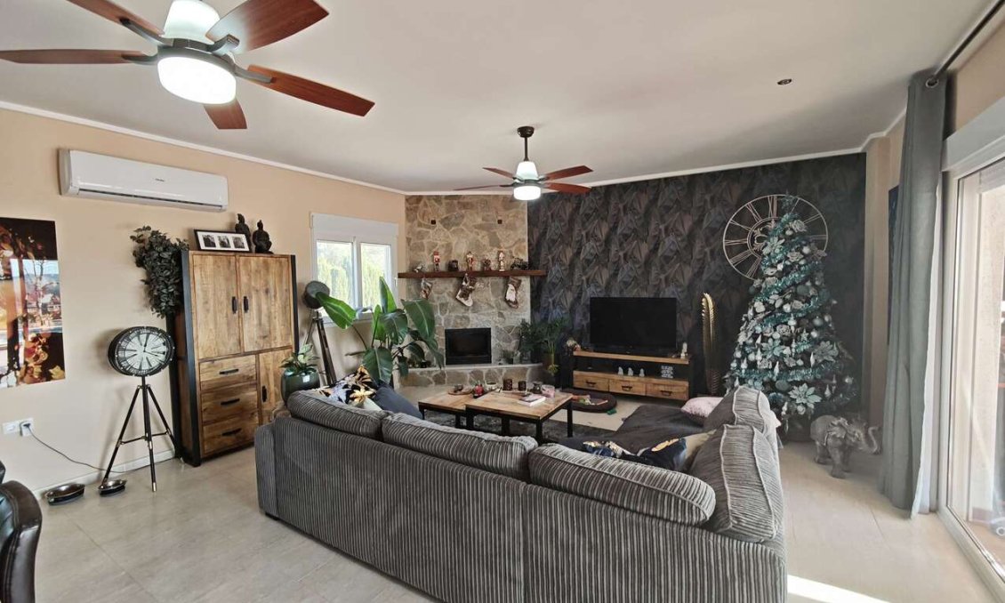 Resale - Villa -
Sax - Inland