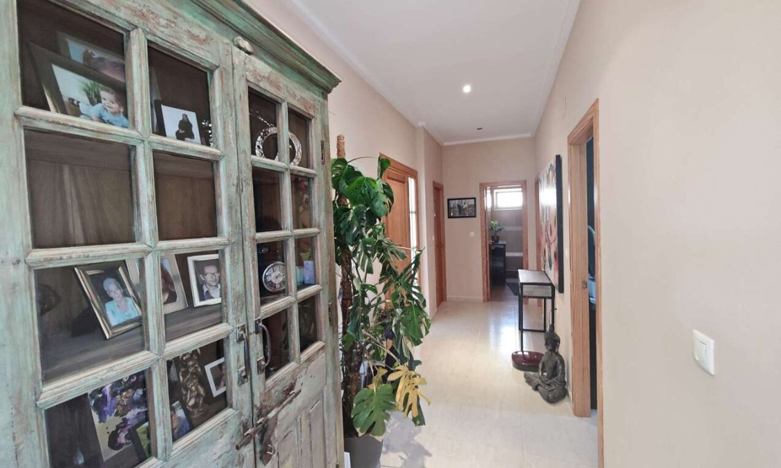 Resale - Villa -
Sax - Inland
