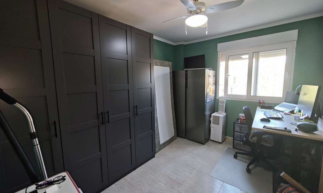 Resale - Villa -
Sax - Inland