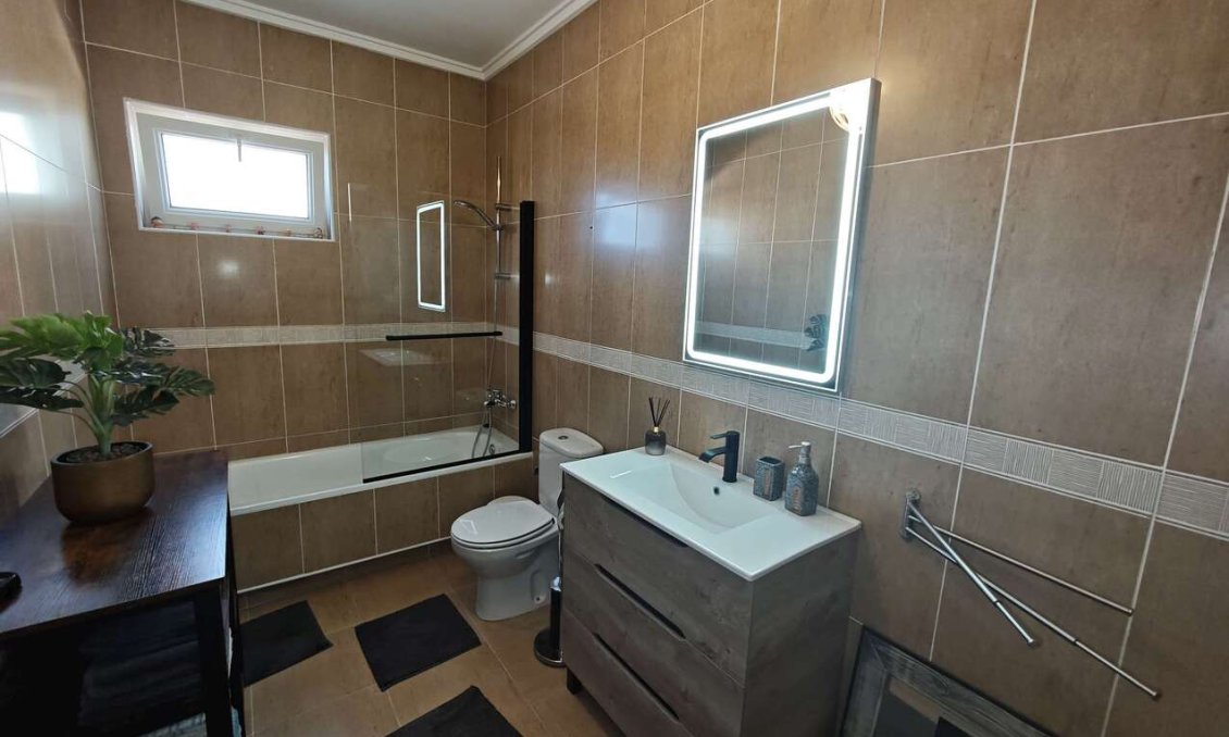 Resale - Villa -
Sax - Inland