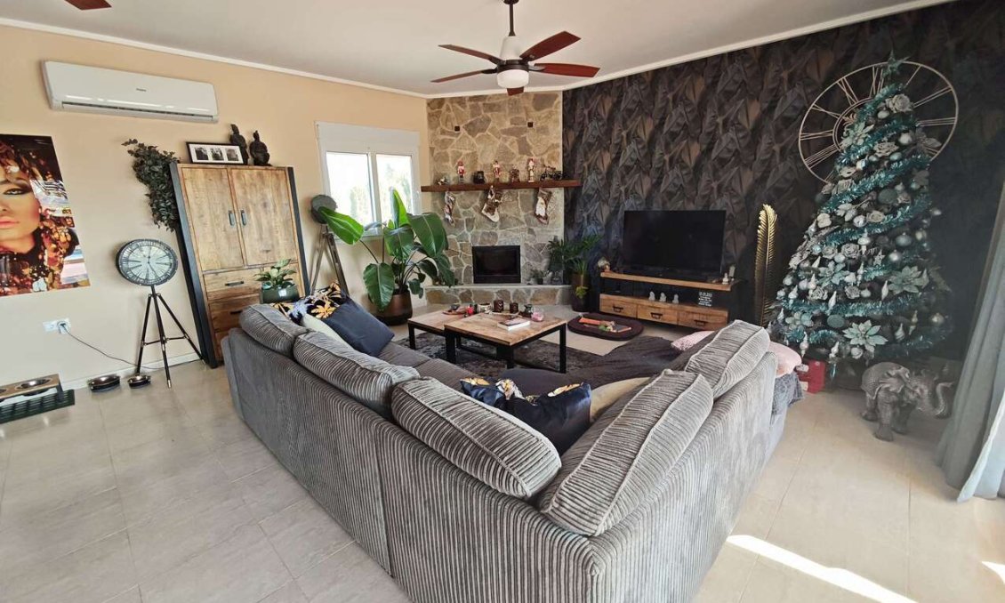 Resale - Villa -
Sax - Inland