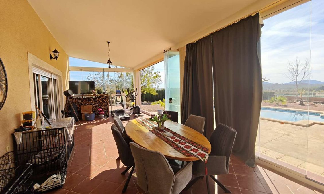 Resale - Villa -
Sax - Inland