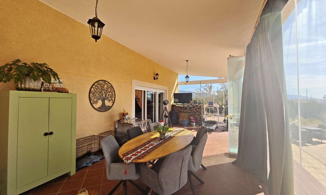 Resale - Villa -
Sax - Inland