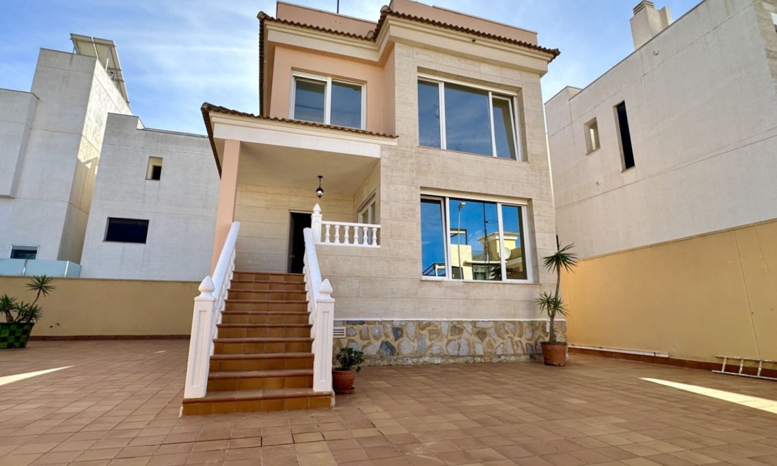Wiederverkauf - Villa -
Orihuela Costa - Costa Blanca