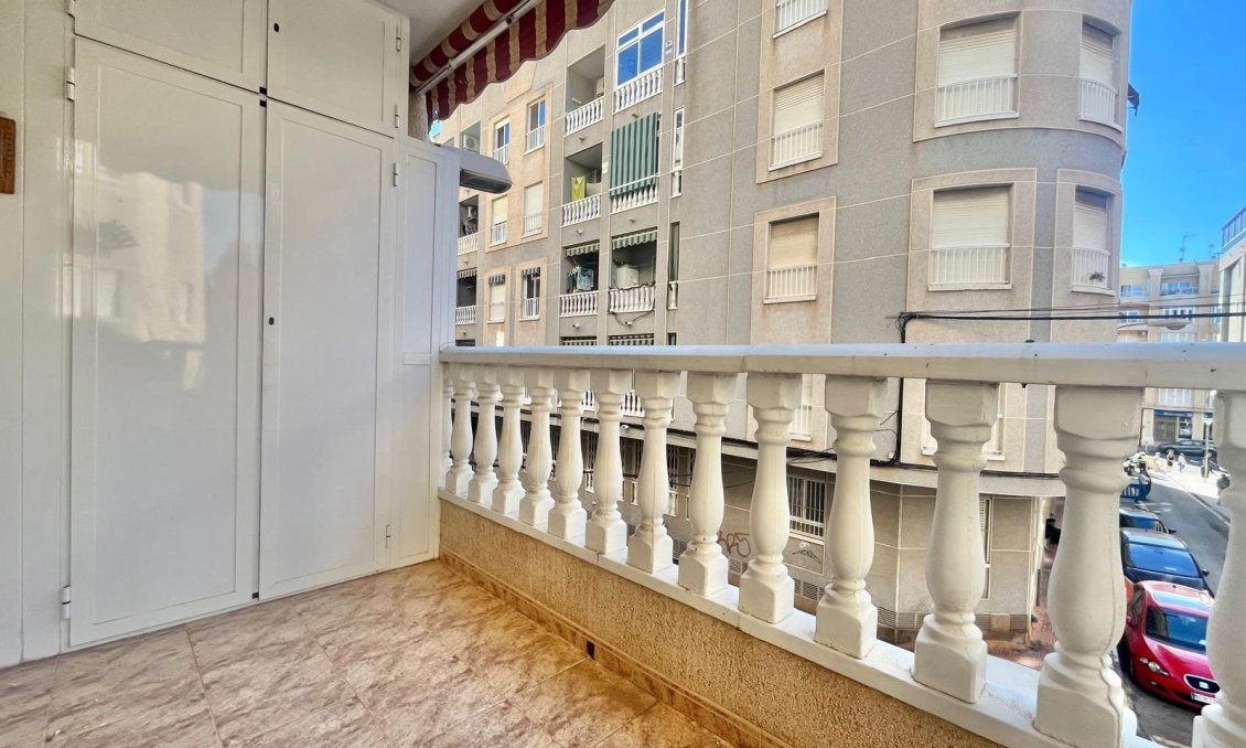 Resale - Apartment -
Torrevieja - Habaneras