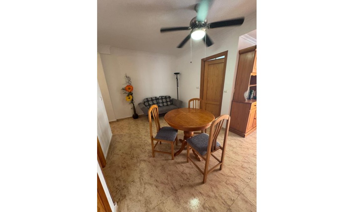 Resale - Apartment -
Torrevieja - Habaneras