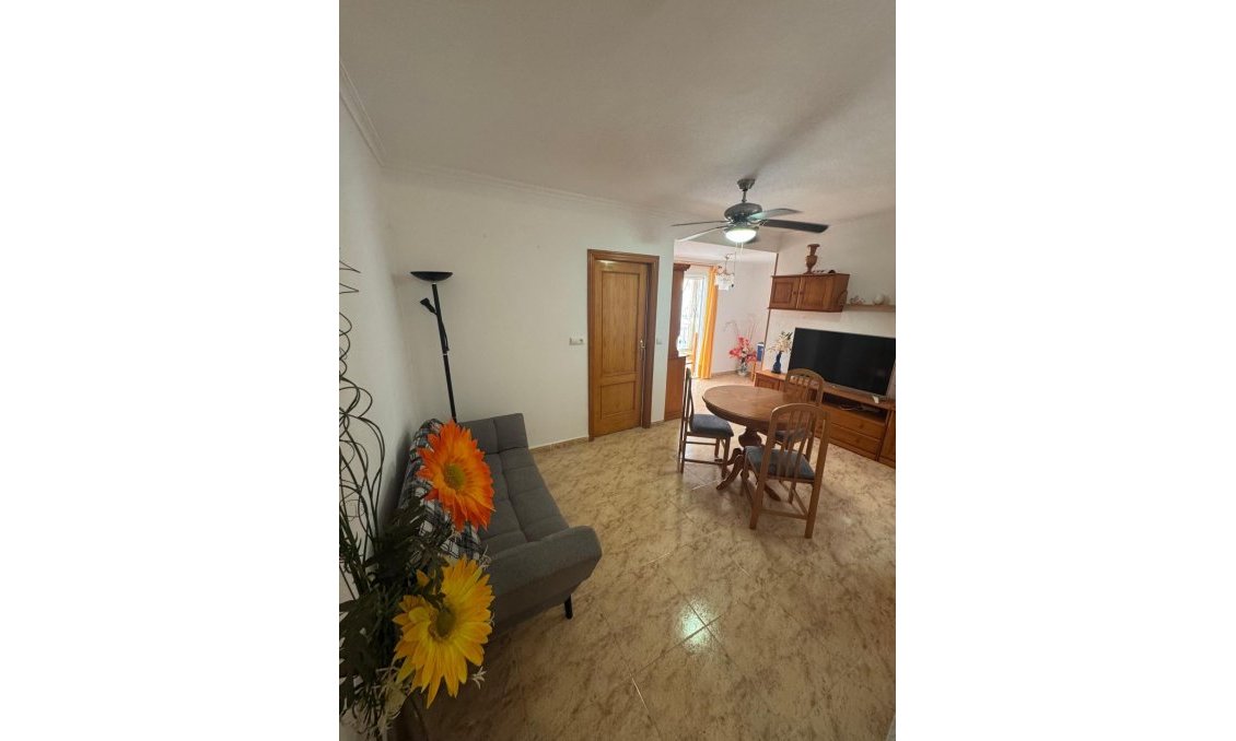 Resale - Apartment -
Torrevieja - Habaneras