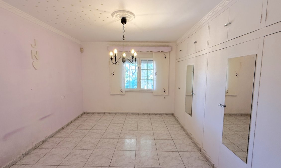 Resale - Villa -
Pilar de la Horadada - Costa Blanca