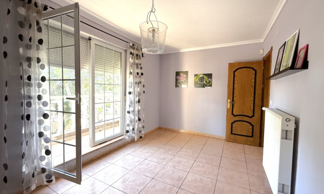 Resale - Villa -
Pilar de la Horadada - Costa Blanca