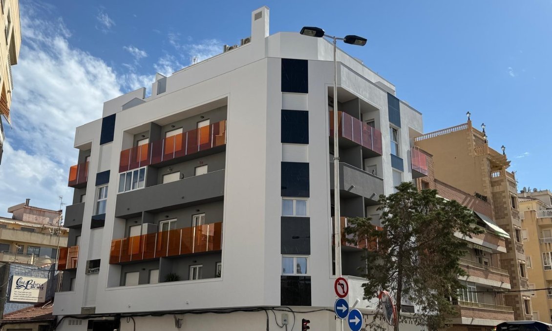 Resale - Apartment -
Torrevieja - Centro