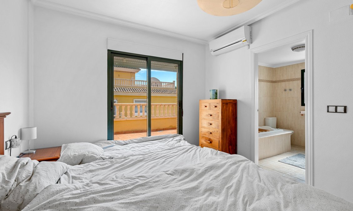 Használt Ingatlanok - Villa -
Algorfa - Inland