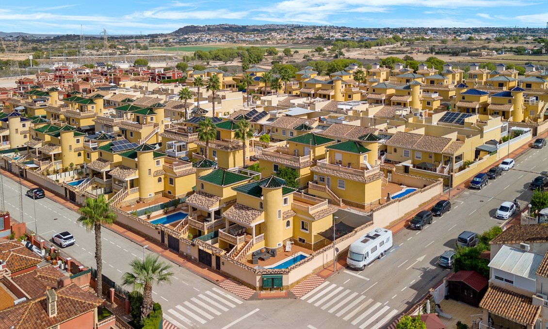 Használt Ingatlanok - Villa -
Algorfa - Inland