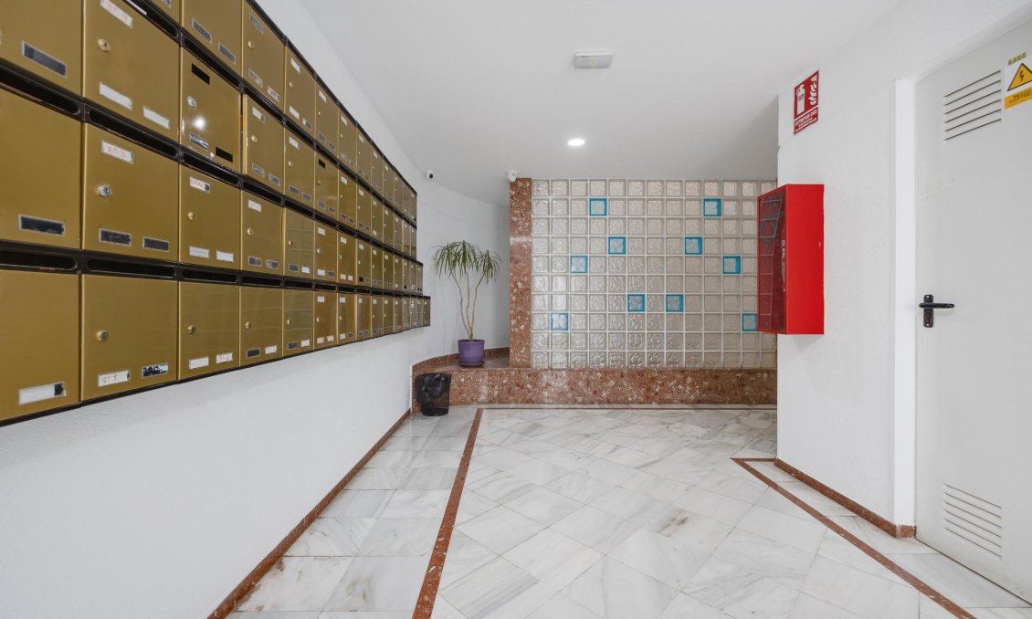 Resale - Apartment -
Torrevieja - La Veleta