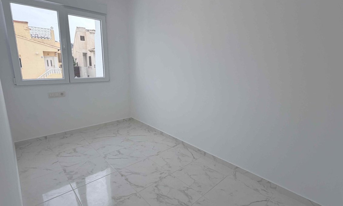 Resale - Town House -
Torrevieja - Costa Blanca