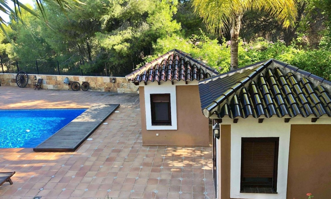 Resale - Villa -
El Palmar