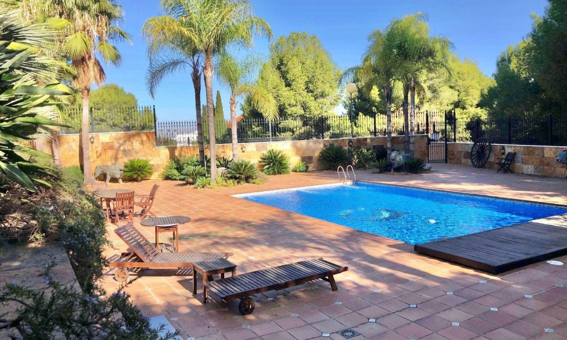 Resale - Villa -
El Palmar