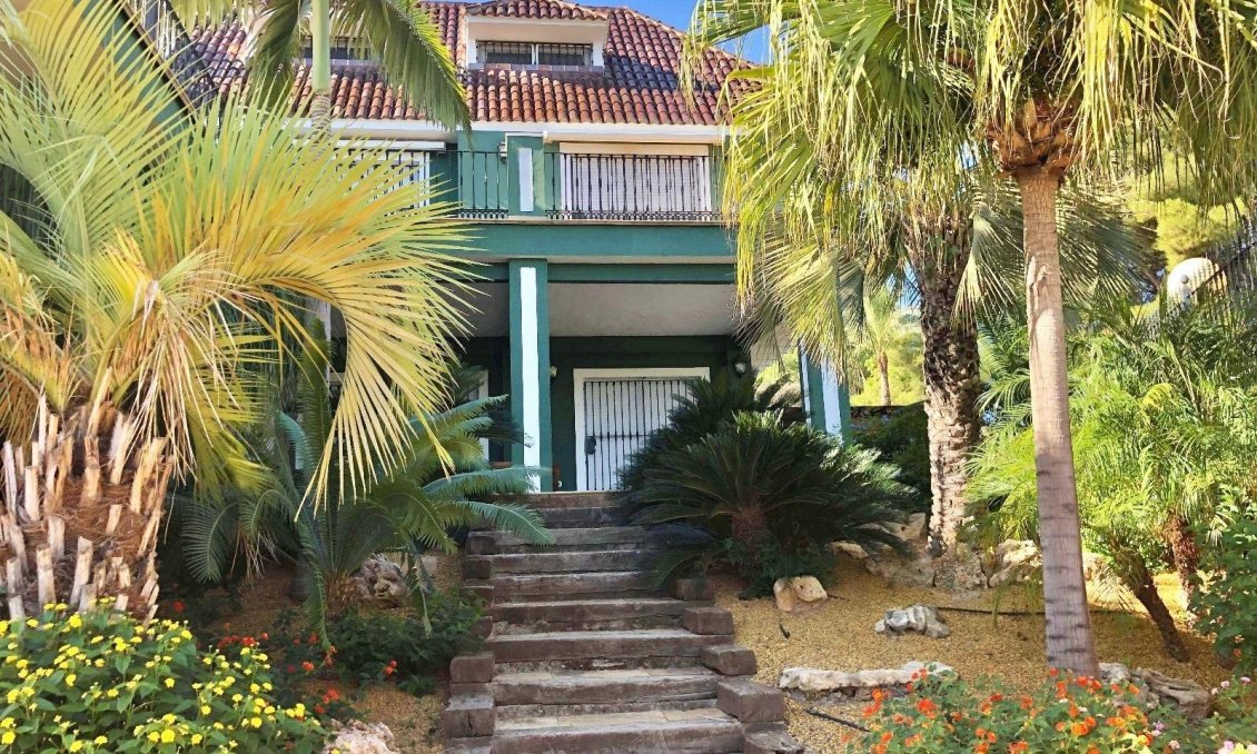 Resale - Villa -
El Palmar