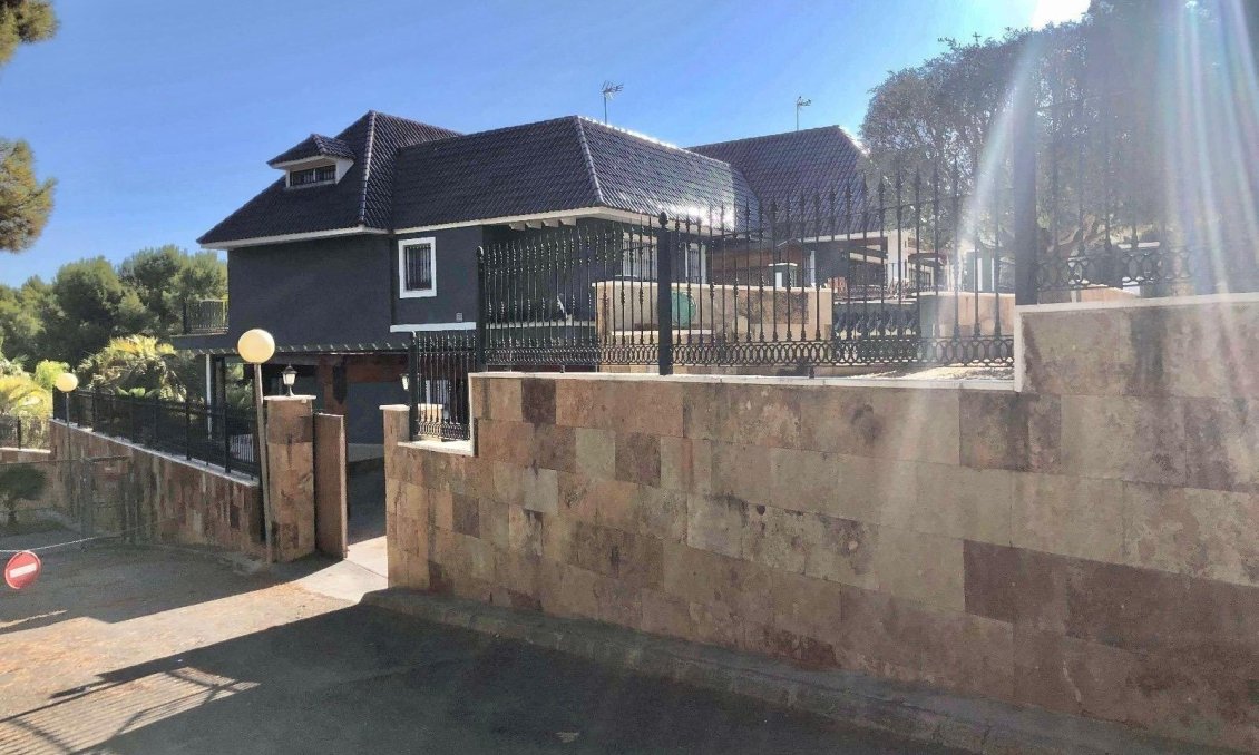 Resale - Villa -
El Palmar