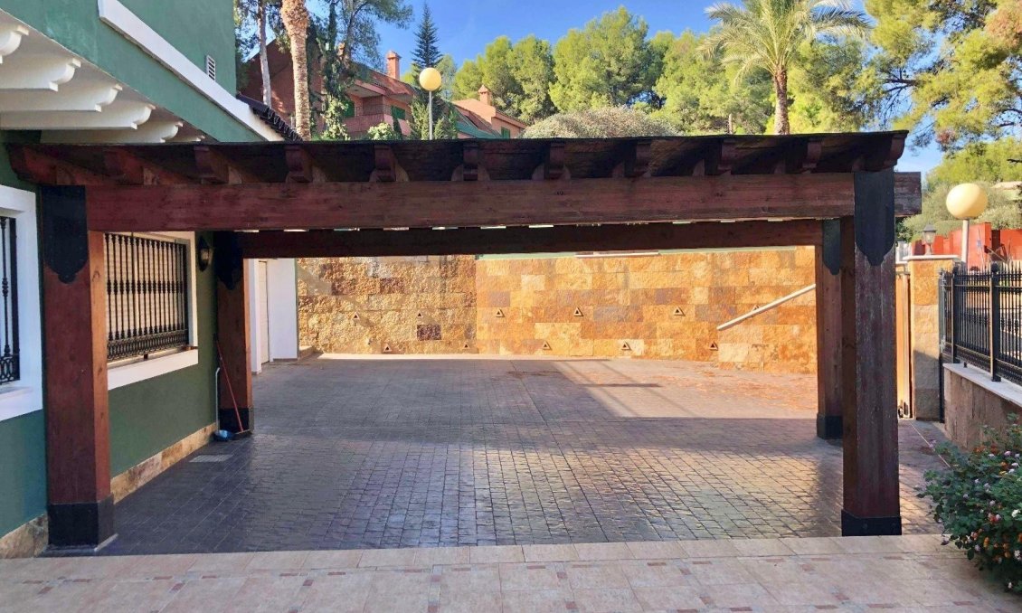 Resale - Villa -
El Palmar