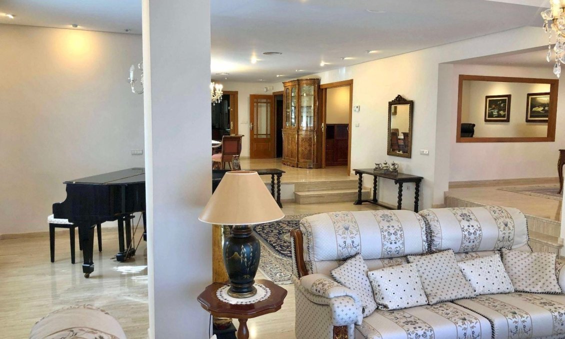 Resale - Villa -
El Palmar