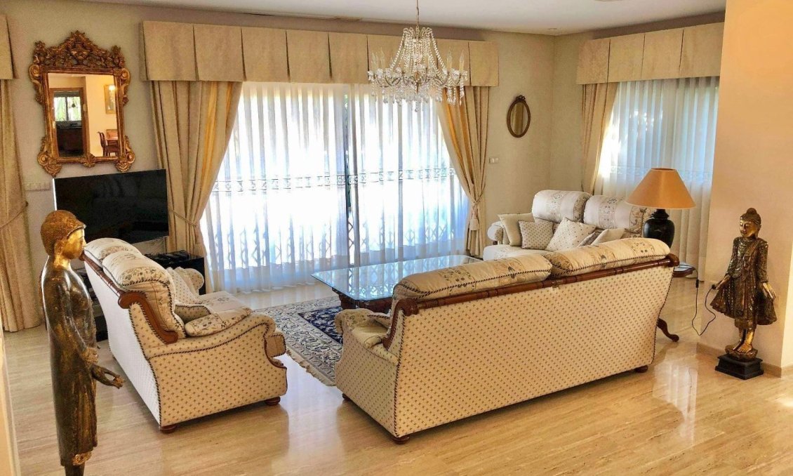 Resale - Villa -
El Palmar