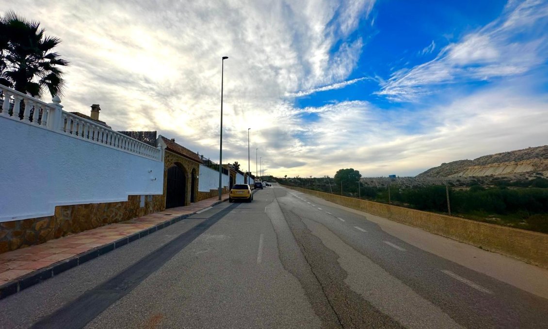 Wiederverkauf - Villa -
Bigastro - Comunidad Valenciana