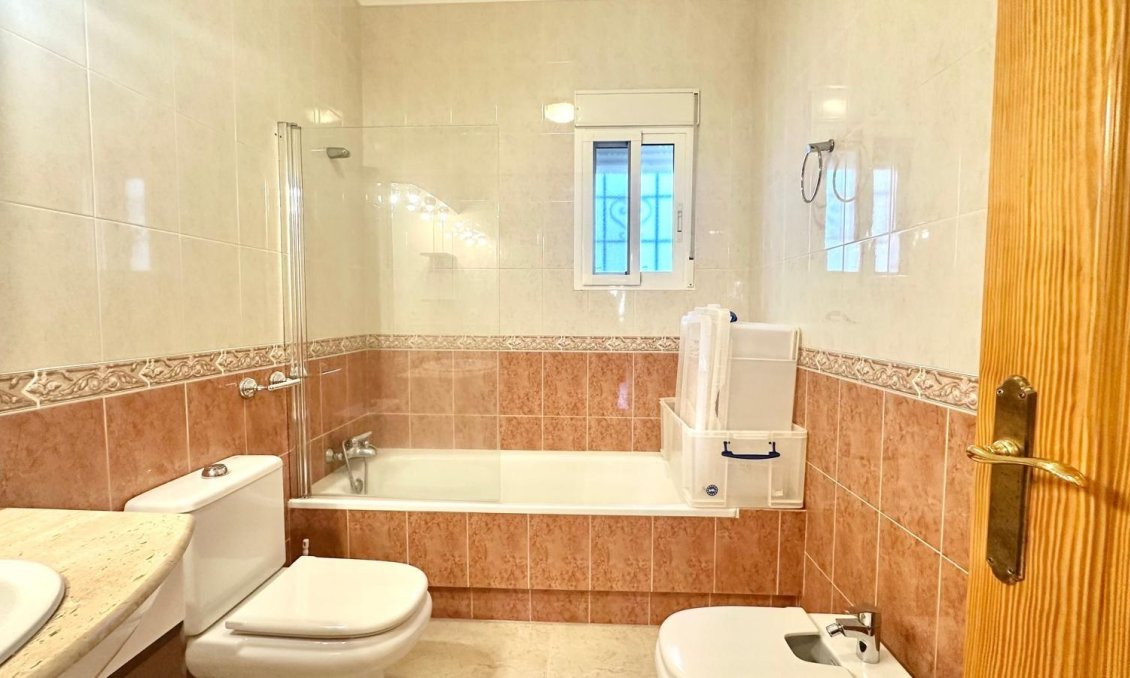 Wiederverkauf - Villa -
Bigastro - Comunidad Valenciana