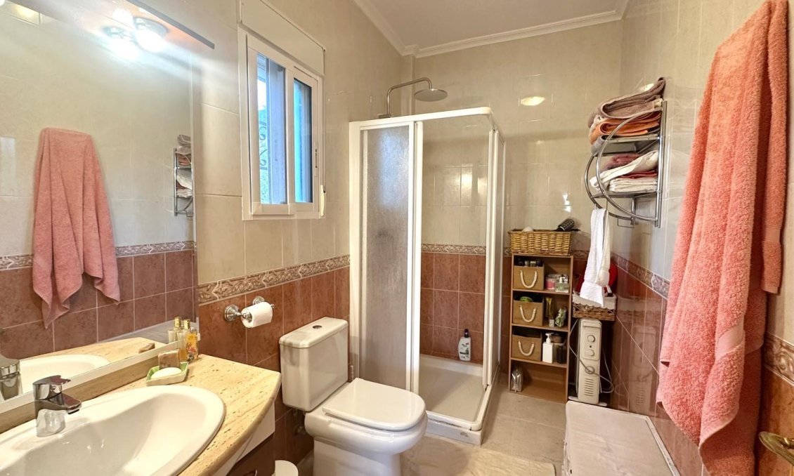 Wiederverkauf - Villa -
Bigastro - Comunidad Valenciana