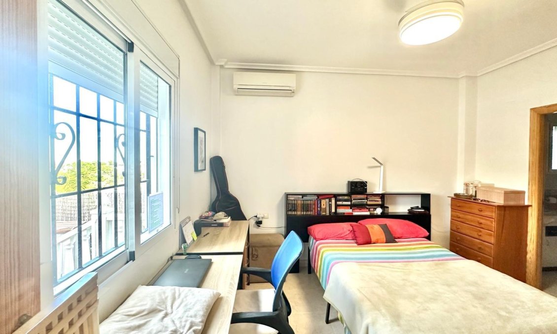 Wiederverkauf - Villa -
Bigastro - Comunidad Valenciana