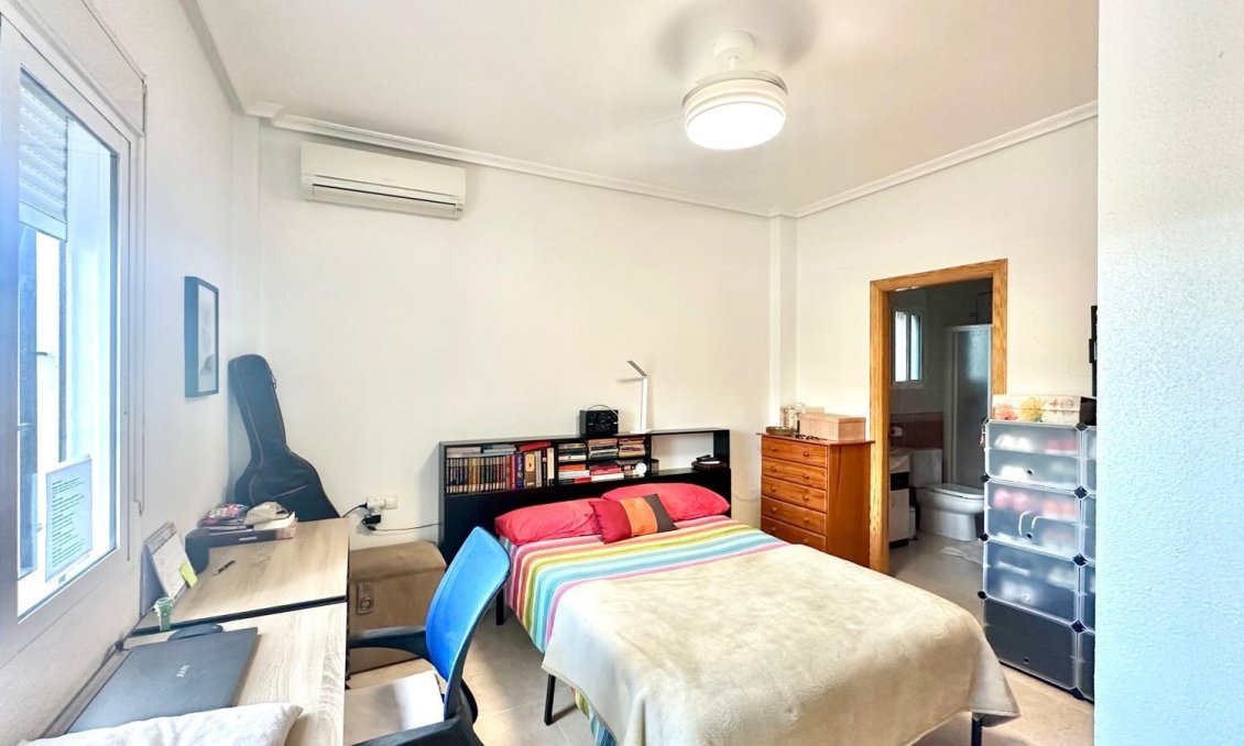 Wiederverkauf - Villa -
Bigastro - Comunidad Valenciana