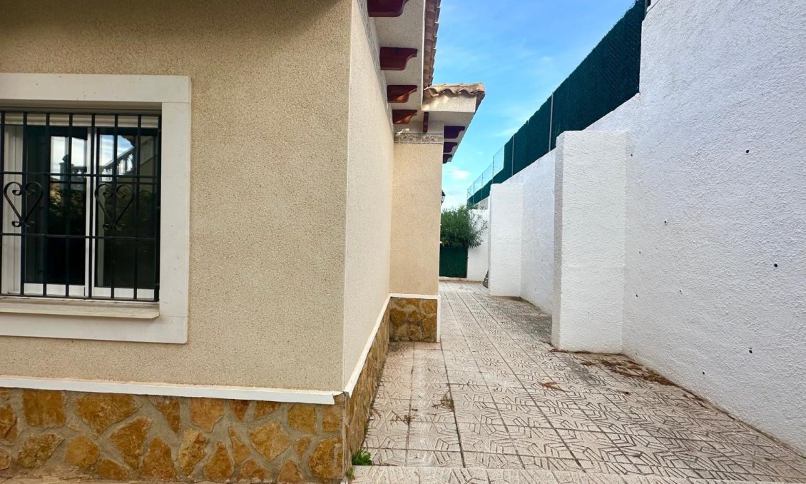 Wiederverkauf - Villa -
Bigastro - Comunidad Valenciana