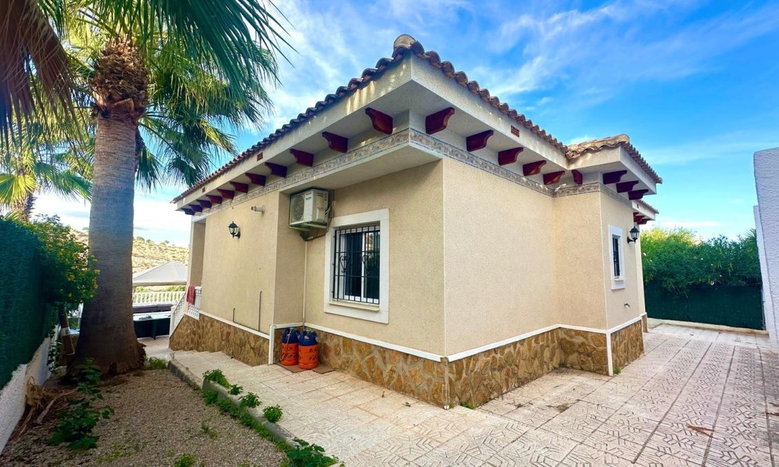 Wiederverkauf - Villa -
Bigastro - Comunidad Valenciana