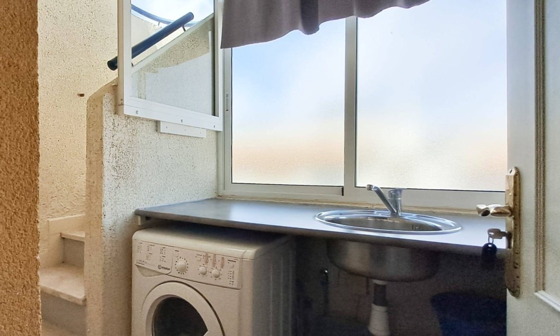 Resale - Apartment -
Torrevieja - Parque Acuático - Sector 25