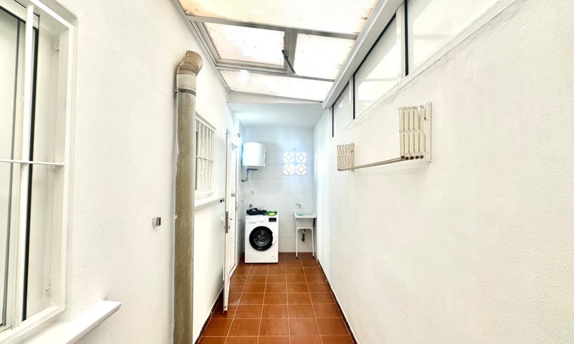 Wiederverkauf - Bungalow -
Torrevieja - Playa de los Locos