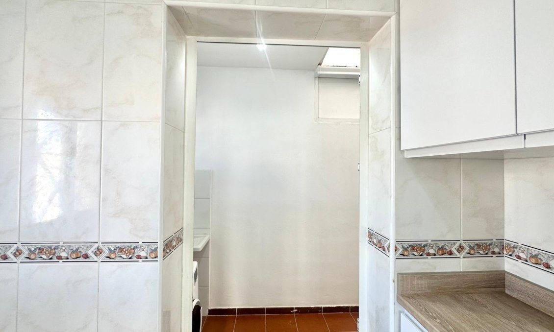 Wiederverkauf - Bungalow -
Torrevieja - Playa de los Locos