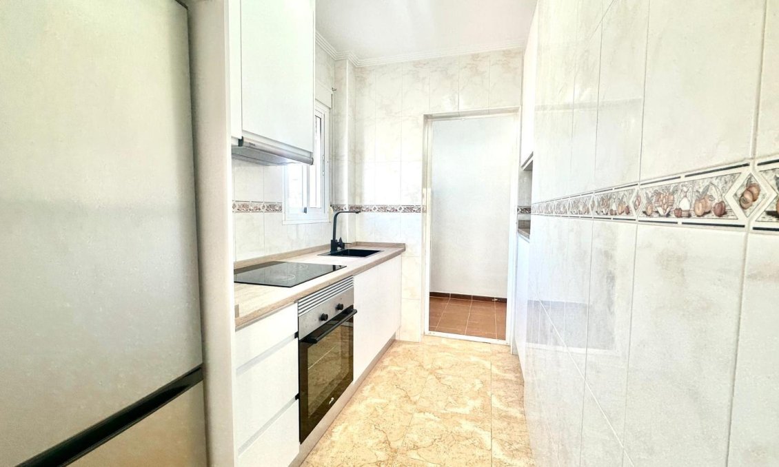 Wiederverkauf - Bungalow -
Torrevieja - Playa de los Locos