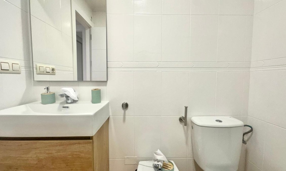 Wiederverkauf - Bungalow -
Torrevieja - Playa de los Locos