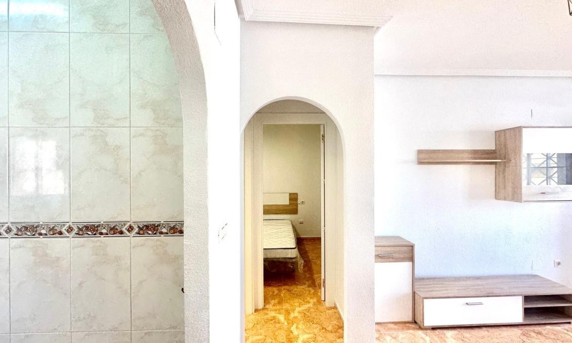 Wiederverkauf - Bungalow -
Torrevieja - Playa de los Locos