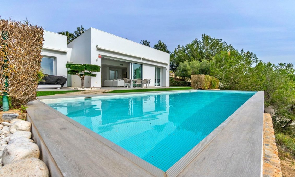 Revente - Villa -
Orihuela - Las Colinas Golf