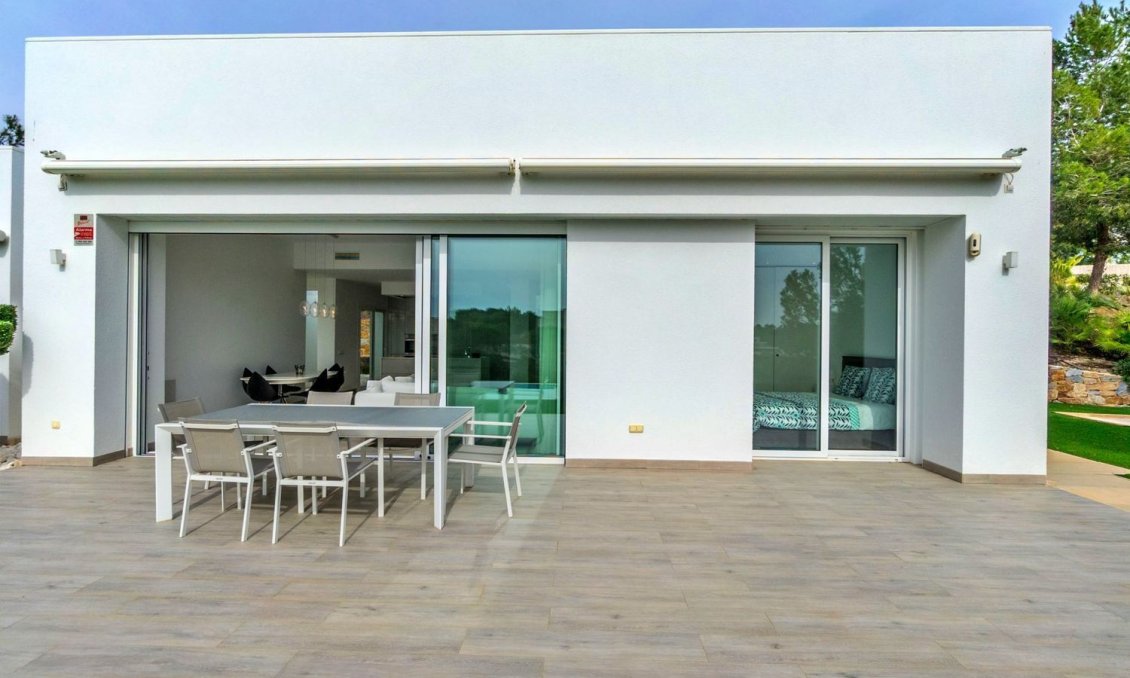 Revente - Villa -
Orihuela - Las Colinas Golf