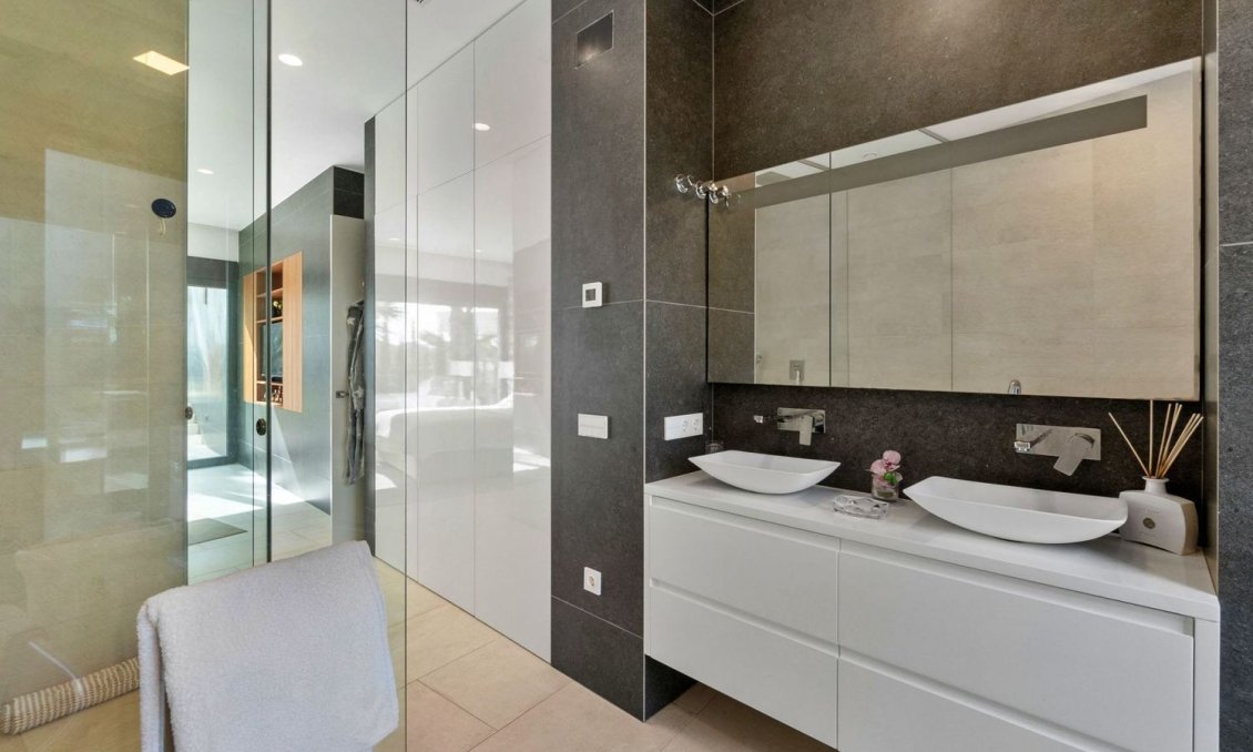 Revente - Villa -
Orihuela - Las Colinas Golf