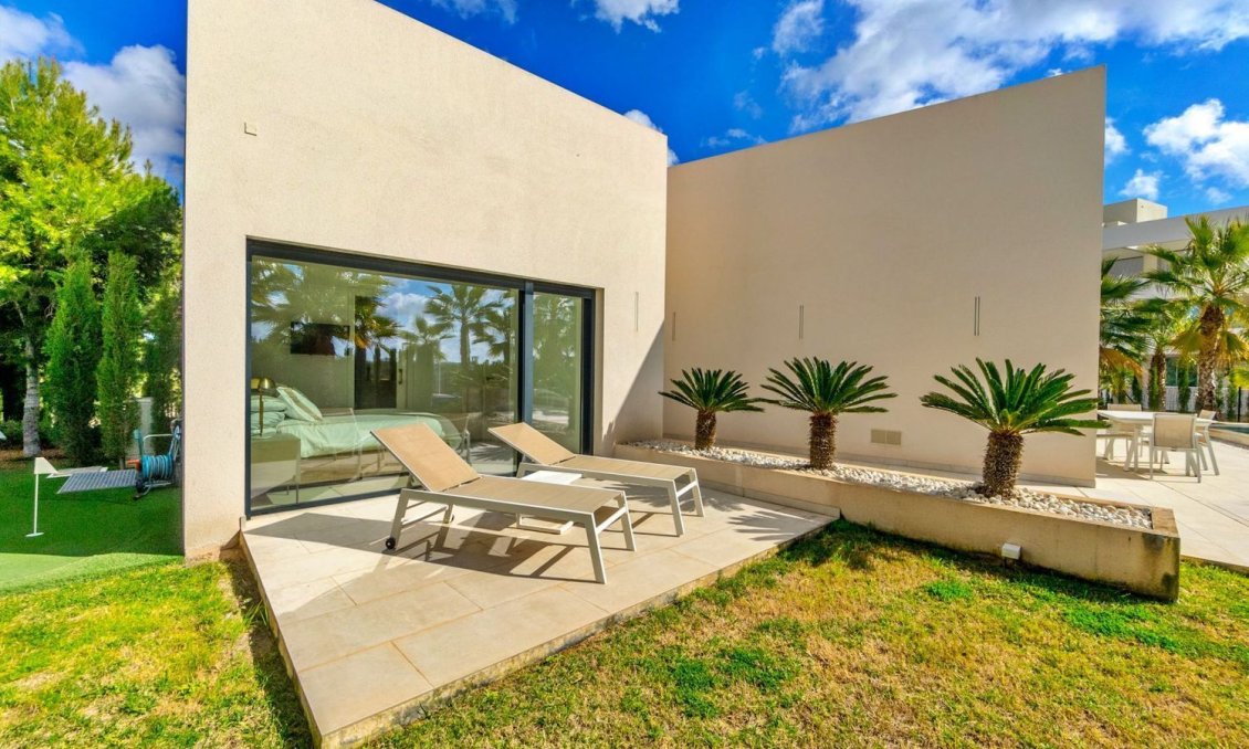 Revente - Villa -
Orihuela - Las Colinas Golf