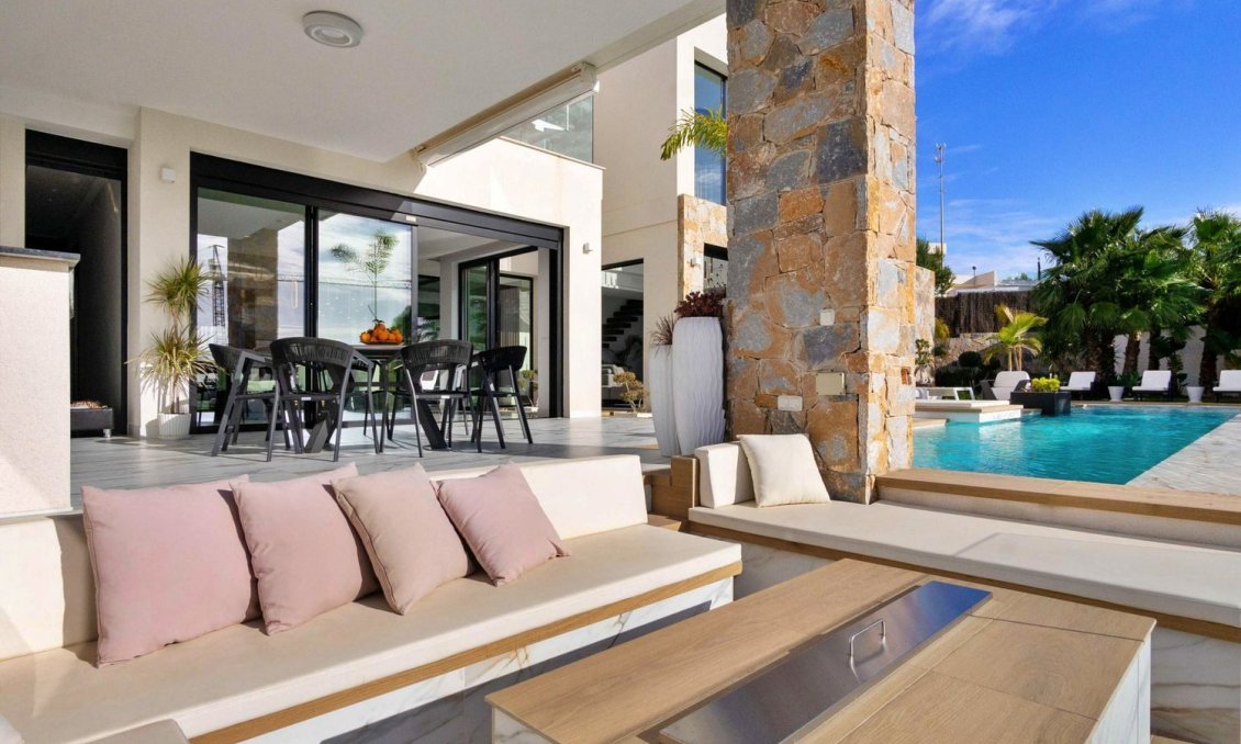 Revente - Villa -
Orihuela - Las Colinas Golf