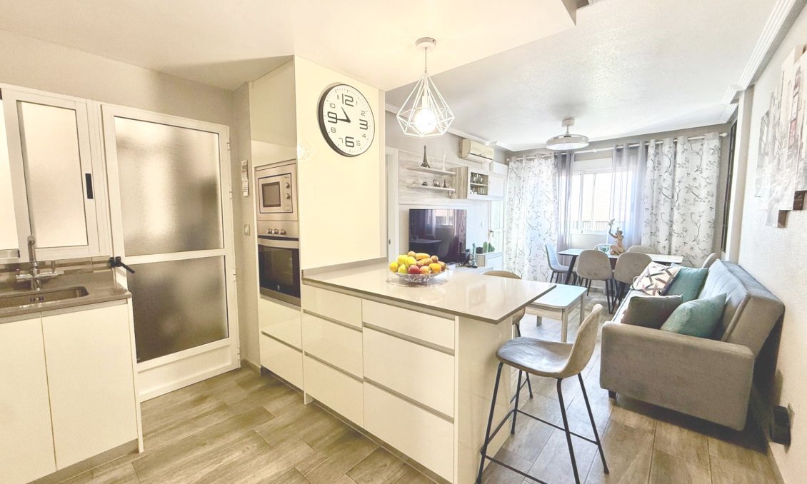 Resale - Apartment -
Torrevieja - PARQUE DE LAS NACIONES