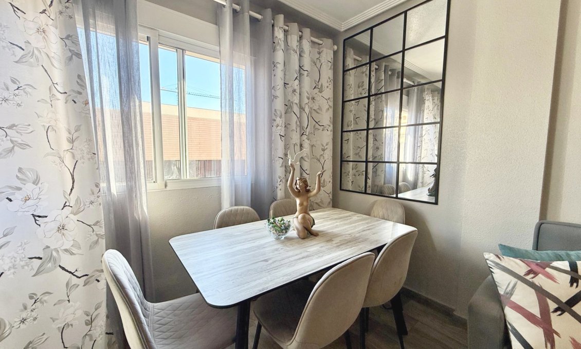 Resale - Apartment -
Torrevieja - PARQUE DE LAS NACIONES