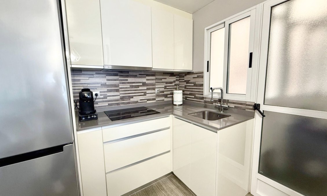 Resale - Apartment -
Torrevieja - PARQUE DE LAS NACIONES