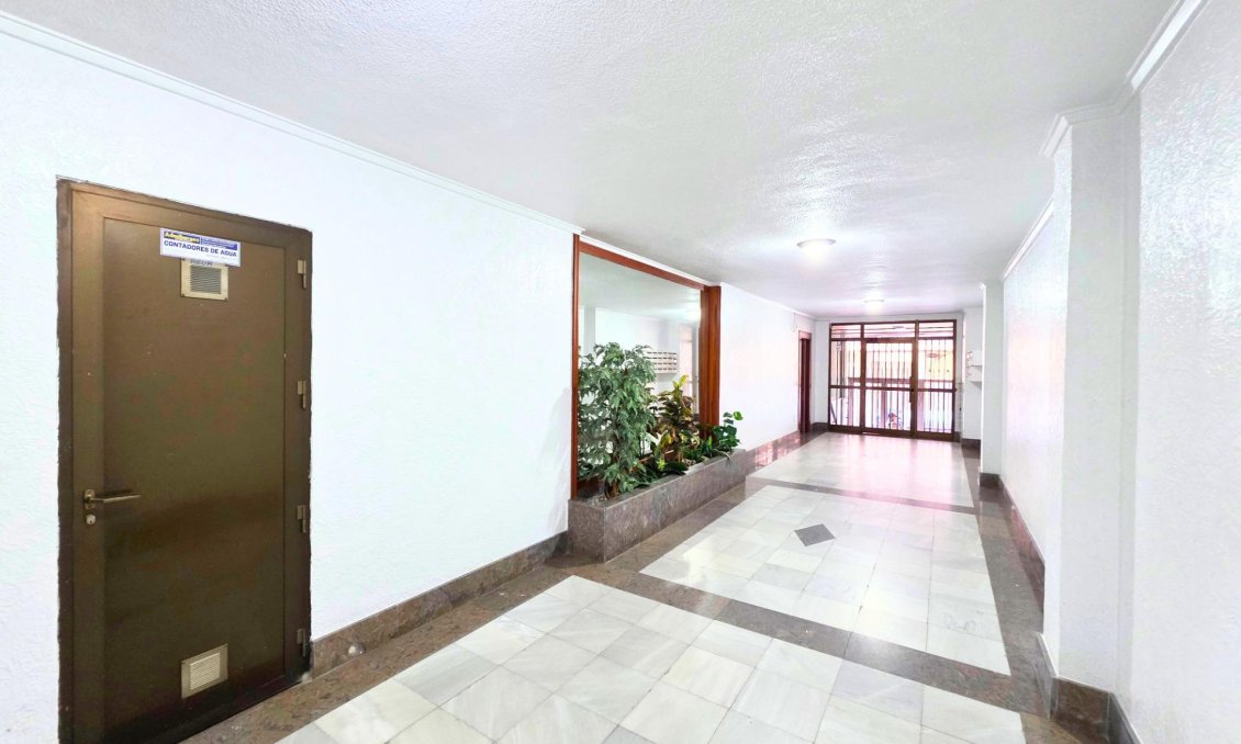 Resale - Apartment -
Torrevieja - Playa del Cura