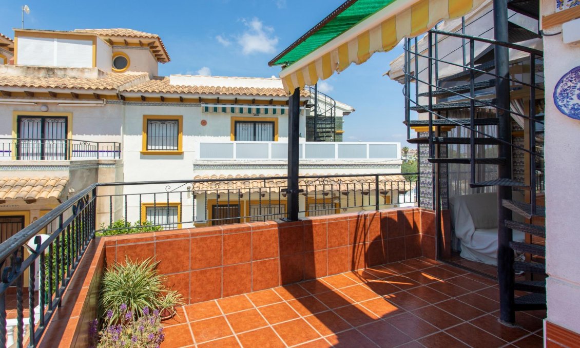 Resale - Bungalow -
Orihuela Costa - Punta Prima